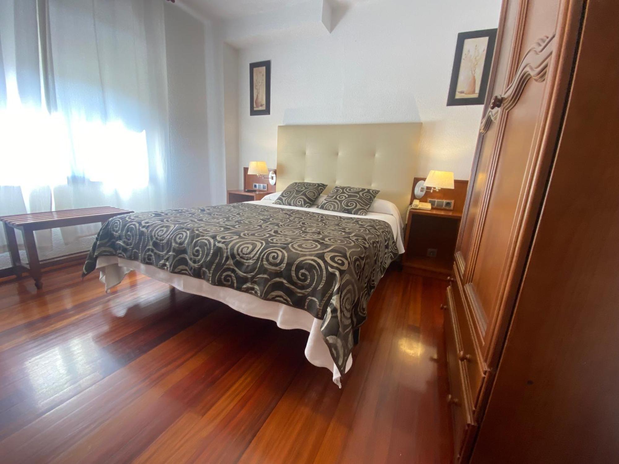 Hotel La Rambla Biescas  Eksteriør billede