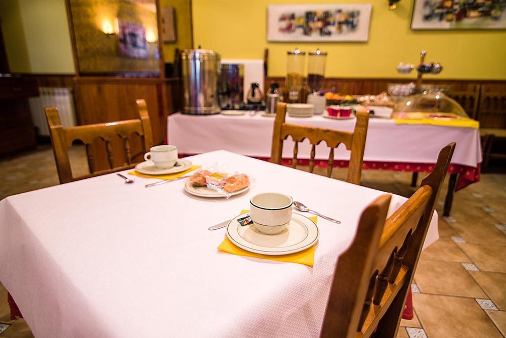 Hotel La Rambla Biescas  Eksteriør billede