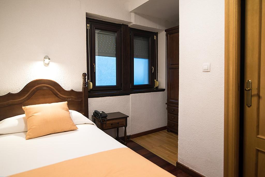 Hotel La Rambla Biescas  Eksteriør billede